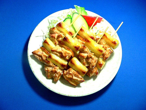 Yakitori (Poulet grillé sur brochettes) Réplique